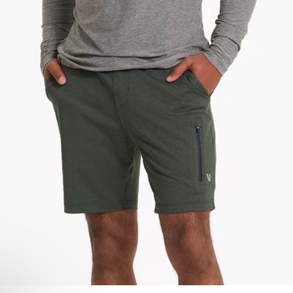 NWT Men’s Vuori Sunday Performance Short in Forest Heather